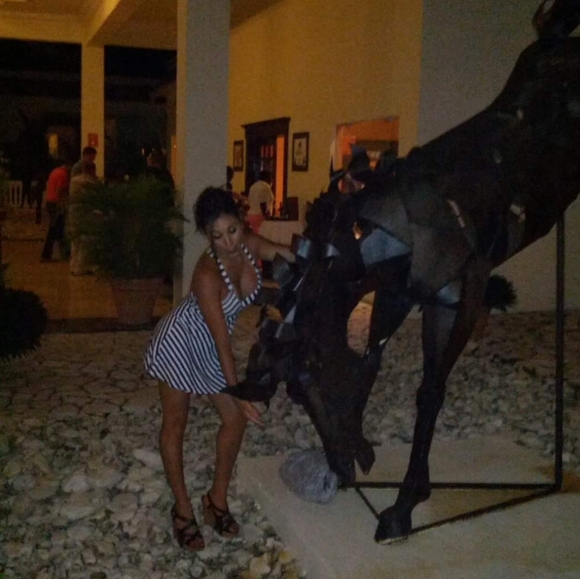 Meet your Posher, Cyrene - Picture 7 of 8